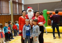 Doroczny festyn mikołajkowy w szkole - zdjęcie główne