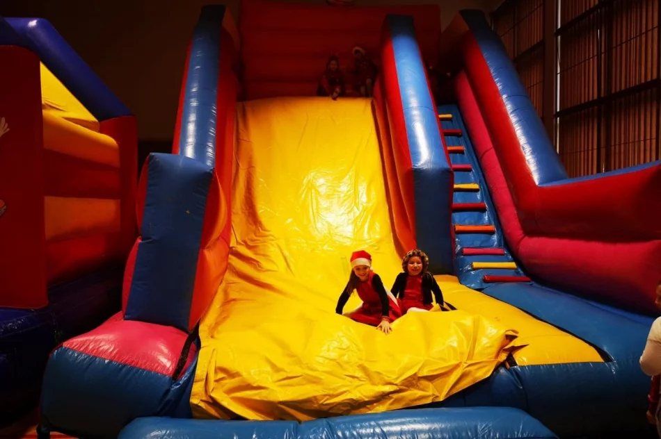 Doroczny festyn mikołajkowy w szkole - zdjęcie 3