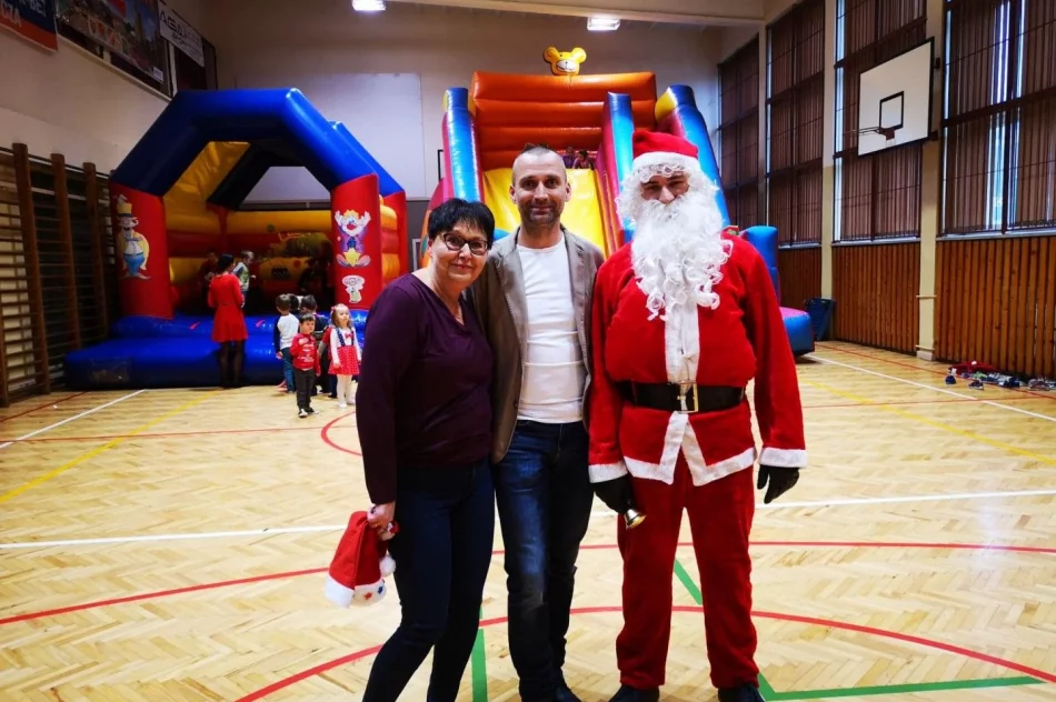 Doroczny festyn mikołajkowy w szkole - zdjęcie 6