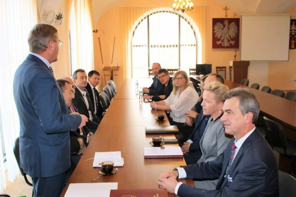 Pierwsze posiedzenie Forum Wójtów i Burmistrzów w tej kadencji. Wybrano nowego przewodniczącego - zdjęcie 3