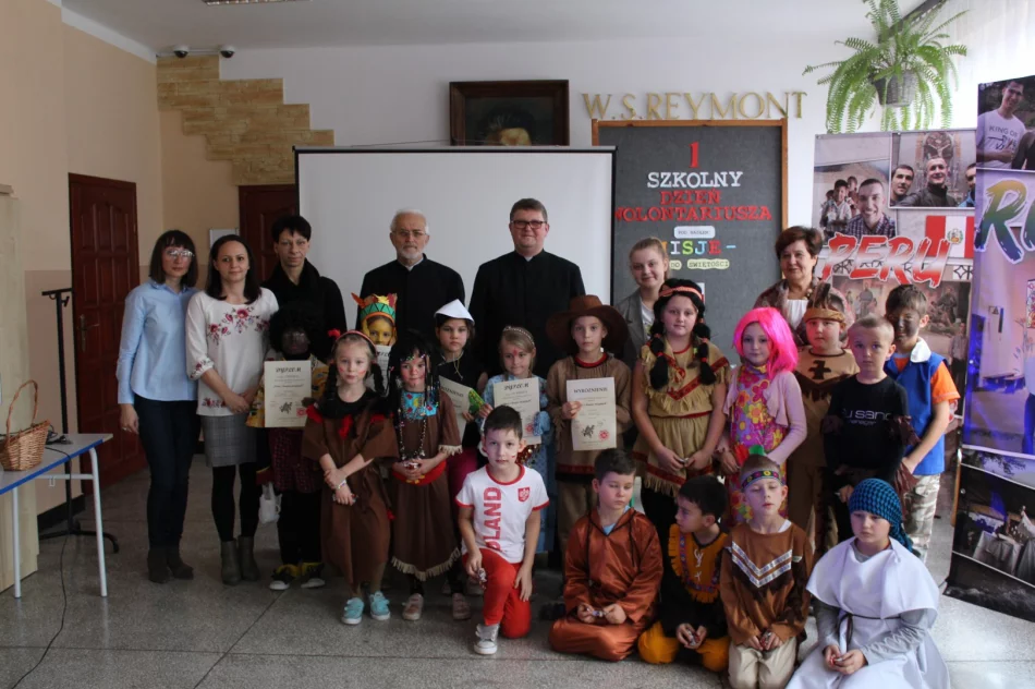 I Szkolny Dzień Wolontariusza w Szkole Podstawowej w Pasierbcu - zdjęcie 12