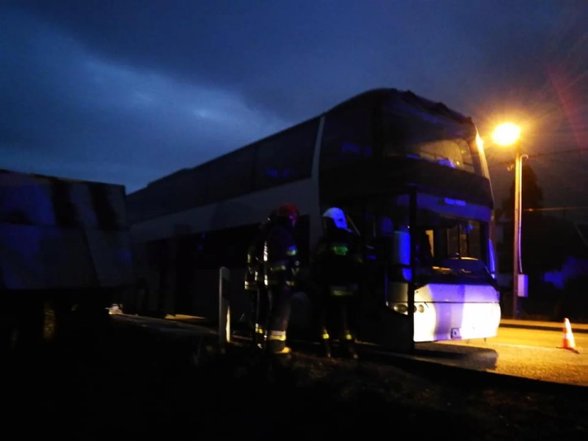 Zapalił się autobus z wycieczką harcerzy. Ponad 60 osób ewakuowanych, na szczęście nie ma rannych