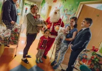 Kupcy sprawili, że na twarzach małych  pacjentów zagościły uśmiechy - zdjęcie główne