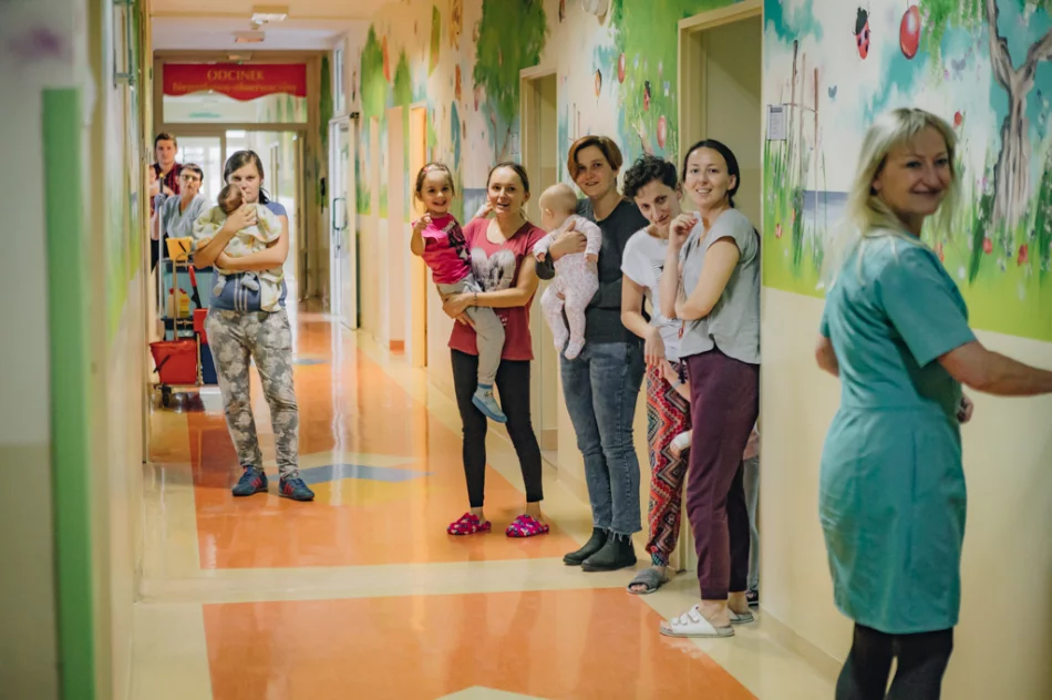 Kupcy sprawili, że na twarzach małych  pacjentów zagościły uśmiechy - zdjęcie 2