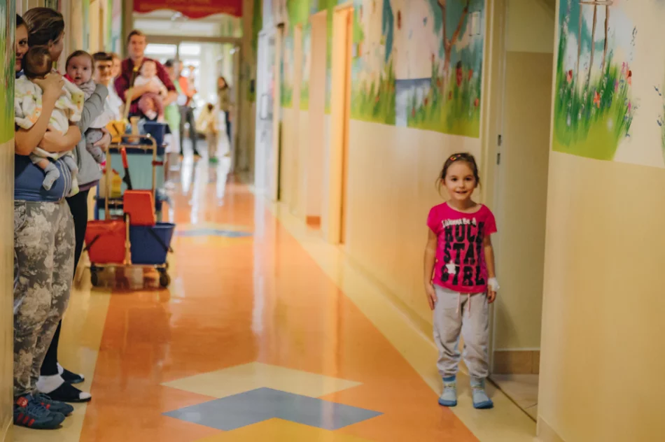 Kupcy sprawili, że na twarzach małych  pacjentów zagościły uśmiechy - zdjęcie 3