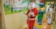 Kupcy sprawili, że na twarzach małych  pacjentów zagościły uśmiechy - zdjęcie 4