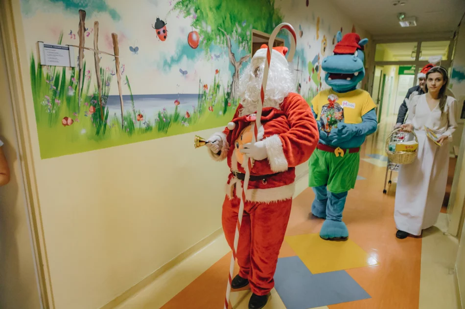 Kupcy sprawili, że na twarzach małych  pacjentów zagościły uśmiechy - zdjęcie 4