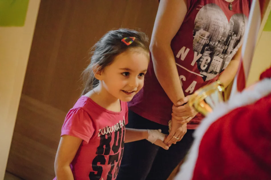 Kupcy sprawili, że na twarzach małych  pacjentów zagościły uśmiechy - zdjęcie 8