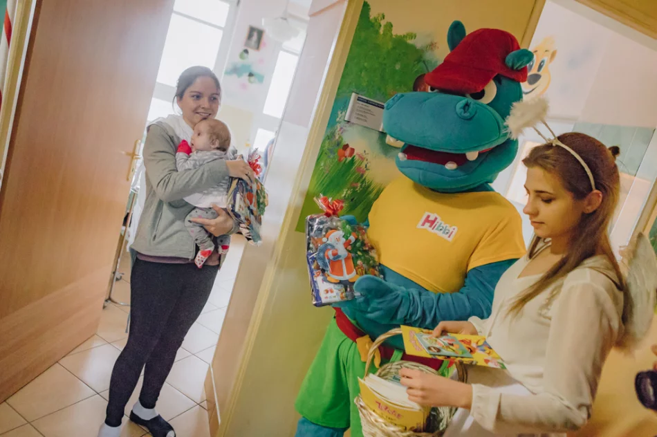 Kupcy sprawili, że na twarzach małych  pacjentów zagościły uśmiechy - zdjęcie 13