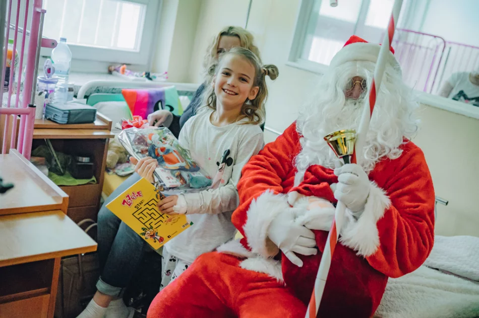 Kupcy sprawili, że na twarzach małych  pacjentów zagościły uśmiechy - zdjęcie 17