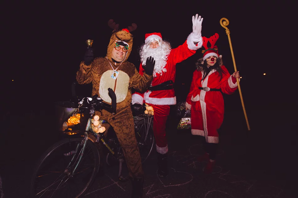 Mikołajów było sporo. Przybiegli z pomocą dla Kubusia. - zdjęcie 3