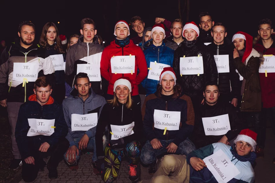 Mikołajów było sporo. Przybiegli z pomocą dla Kubusia. - zdjęcie 4