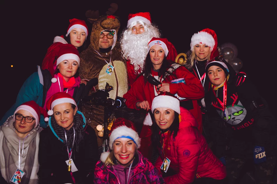 Mikołajów było sporo. Przybiegli z pomocą dla Kubusia. - zdjęcie 5