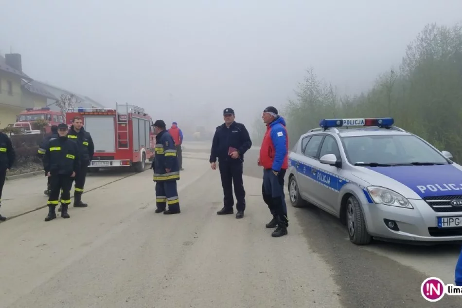 Służby całą noc szukały 80-latka. Schronienie znalazł w kaplicy, odnaleziono go rankiem - zdjęcie 2