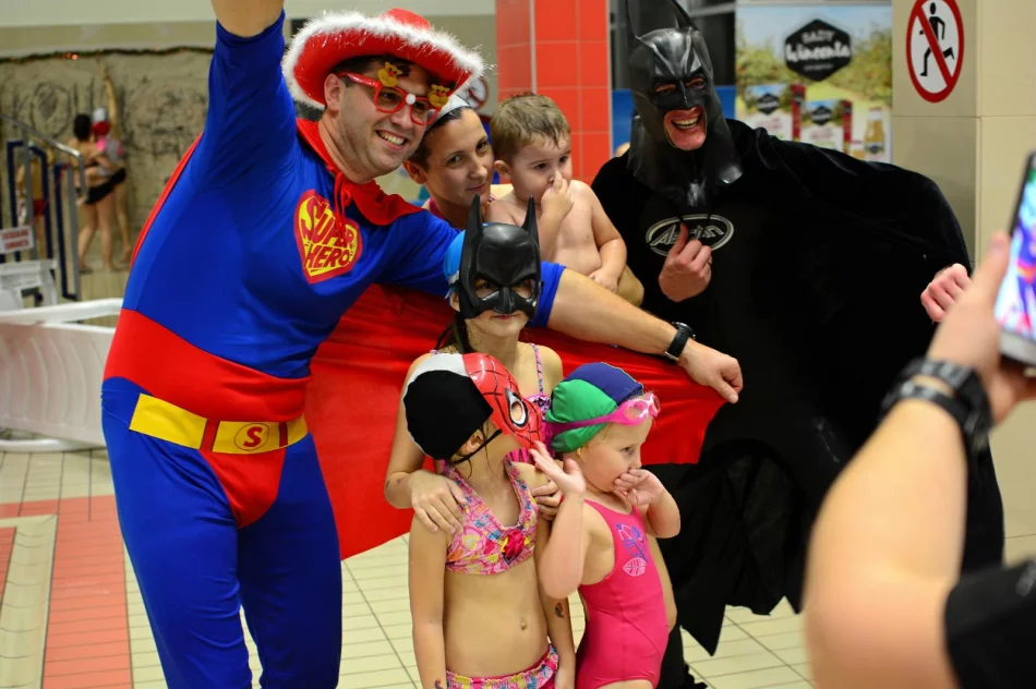 Mikołajkowe spotkanie na pływalni - zdjęcie 14