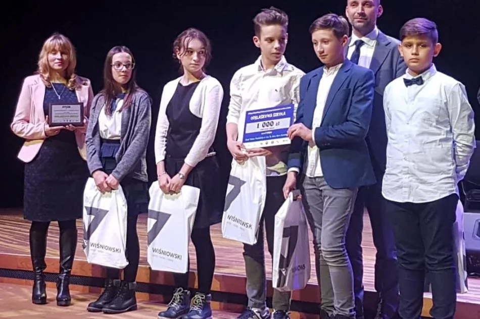 Uczniowie odebrali nagrodę za "odblaskowe" inicjatywy - zdjęcie 2