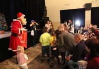 Radosne spotkanie z Mikołajem - zdjęcie główne