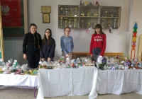 Świąteczny kiermasz z charytatywnym celem - zdjęcie główne