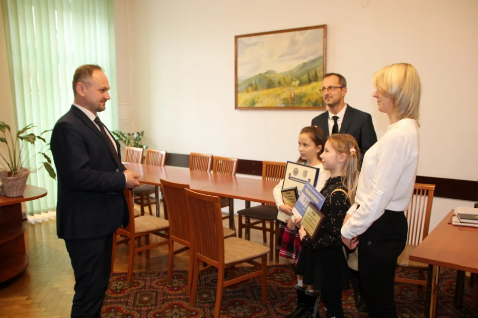 Szkoła w Mordarce nagrodzona w konkursie „ODBLASKOWA SZKOŁA”  - zdjęcie 5