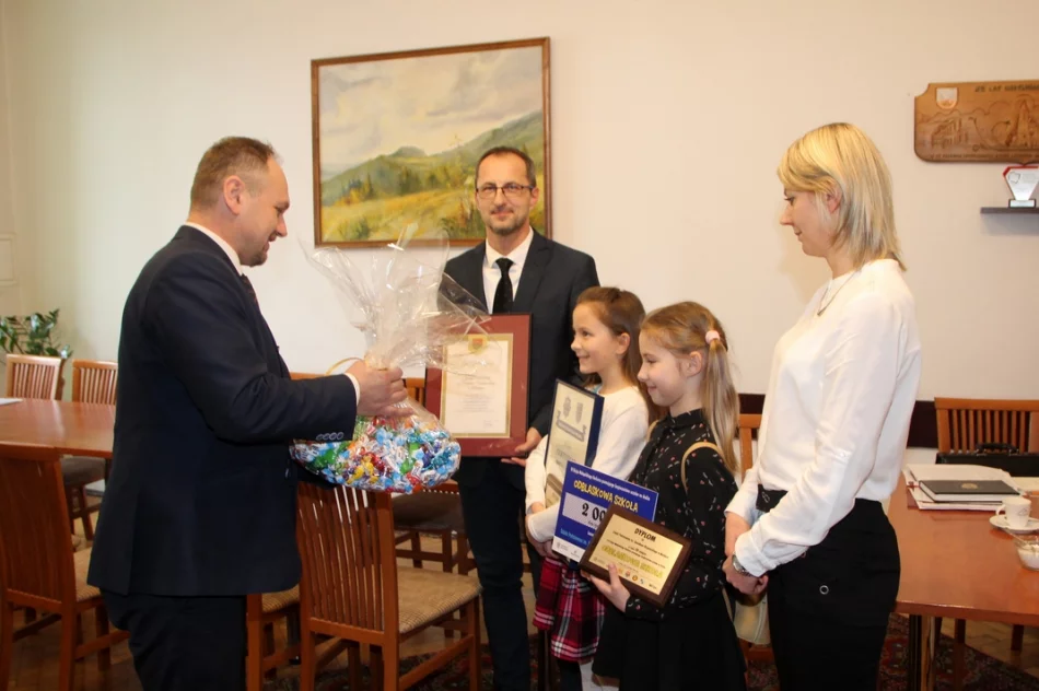 Szkoła w Mordarce nagrodzona w konkursie „ODBLASKOWA SZKOŁA”  - zdjęcie 8