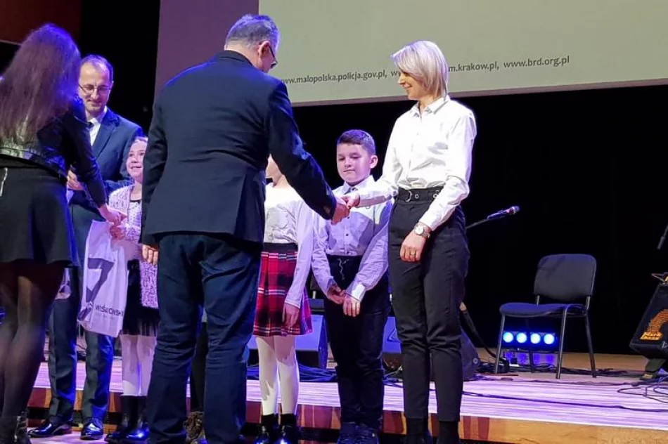 Szkoła w Mordarce nagrodzona w konkursie „ODBLASKOWA SZKOŁA”  - zdjęcie 12