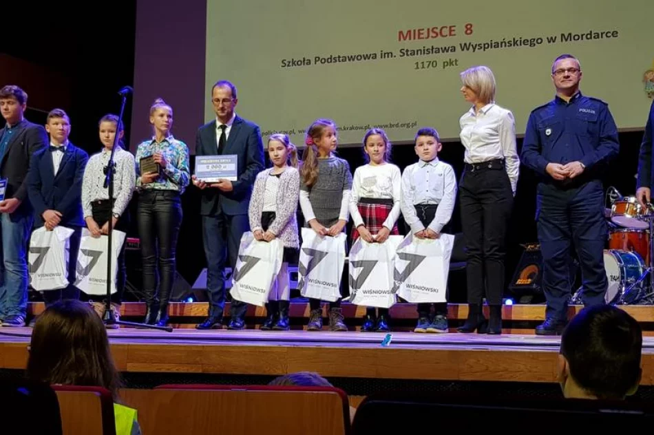 Szkoła w Mordarce nagrodzona w konkursie „ODBLASKOWA SZKOŁA”  - zdjęcie 14