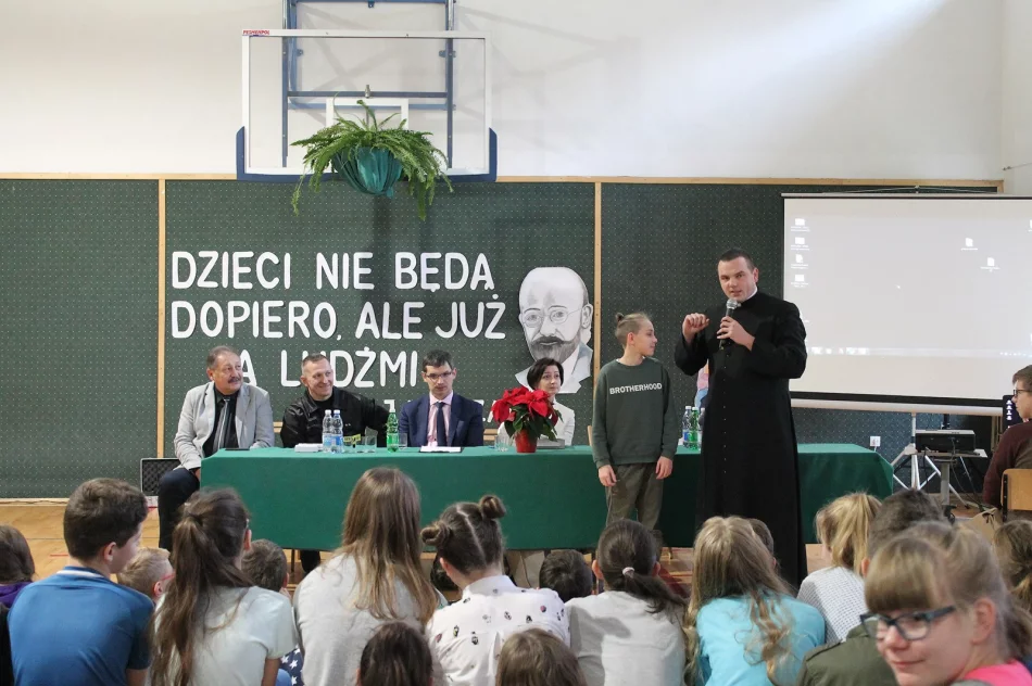 Międzynarodowy Dzień Praw Człowieka w Szkole Podstawowej Nr 3 - zdjęcie 6