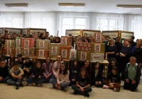 „Razem na Święta” – przedświąteczny wolontariat uczniów ze Szkoły nr 1 w Męcinie  - zdjęcie główne