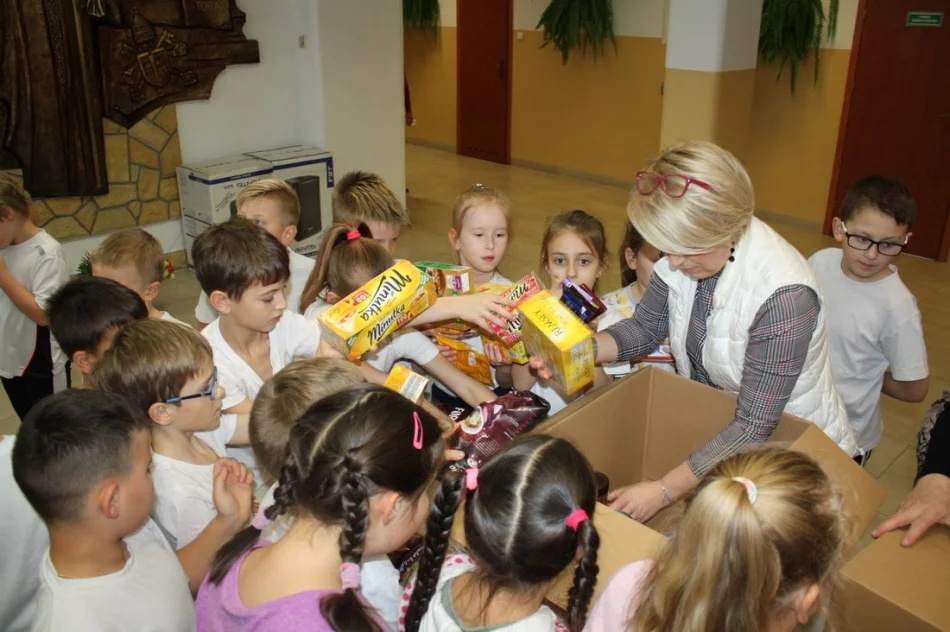 „Razem na Święta” – przedświąteczny wolontariat uczniów ze Szkoły nr 1 w Męcinie  - zdjęcie 3