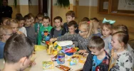 „Razem na Święta” – przedświąteczny wolontariat uczniów ze Szkoły nr 1 w Męcinie  - zdjęcie 4