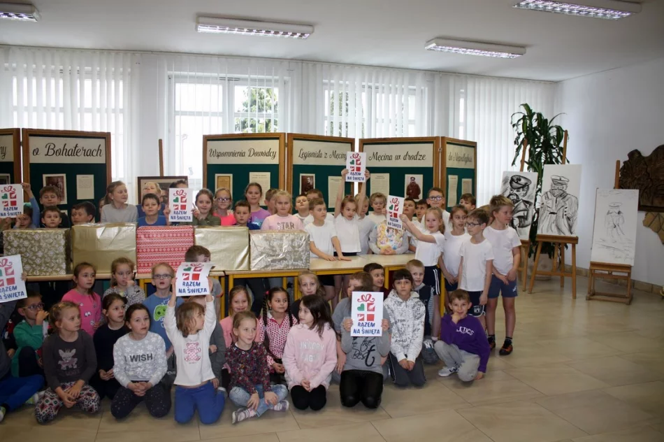 „Razem na Święta” – przedświąteczny wolontariat uczniów ze Szkoły nr 1 w Męcinie  - zdjęcie 5