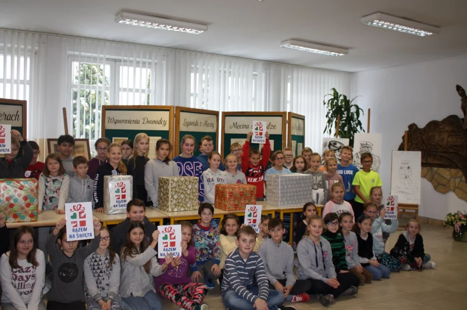 „Razem na Święta” – przedświąteczny wolontariat uczniów ze Szkoły nr 1 w Męcinie  - zdjęcie 12