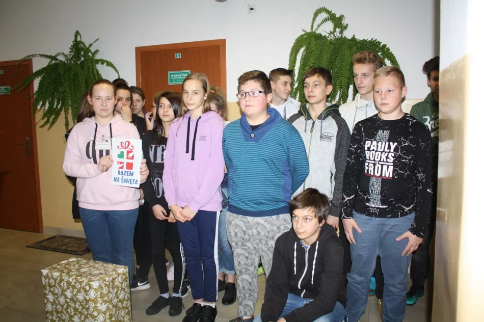 „Razem na Święta” – przedświąteczny wolontariat uczniów ze Szkoły nr 1 w Męcinie  - zdjęcie 16