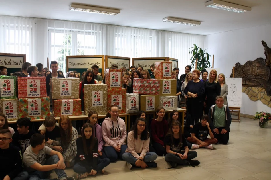 „Razem na Święta” – przedświąteczny wolontariat uczniów ze Szkoły nr 1 w Męcinie  - zdjęcie 18
