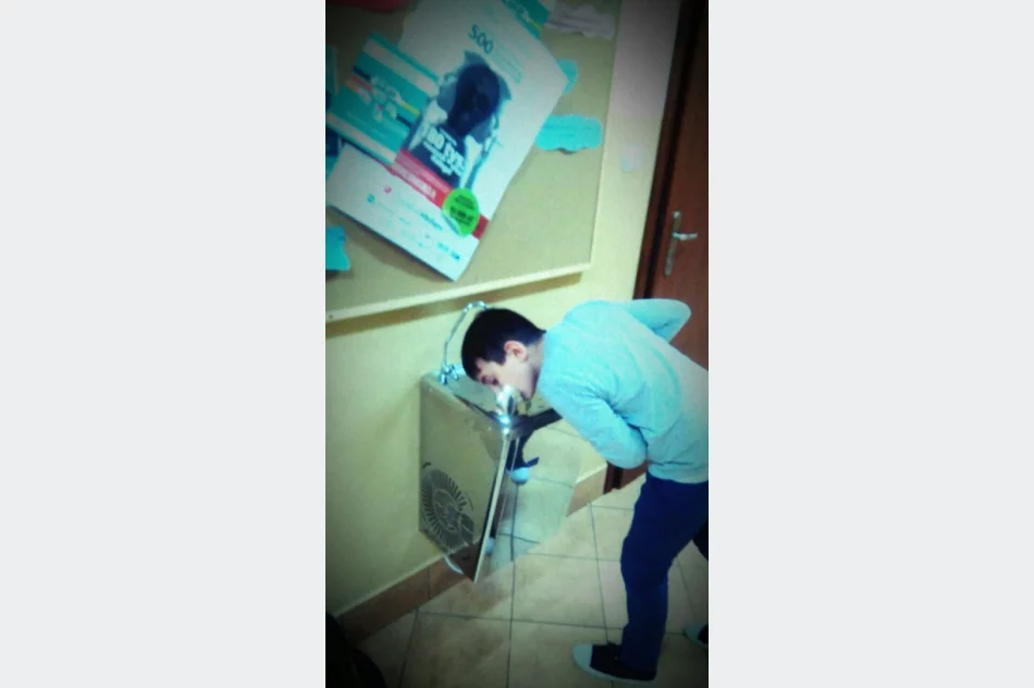 Fontanny zdrowej wody pitnej stanęły w Szkole Podstawowej nr 1 w Starej Wsi - zdjęcie 2