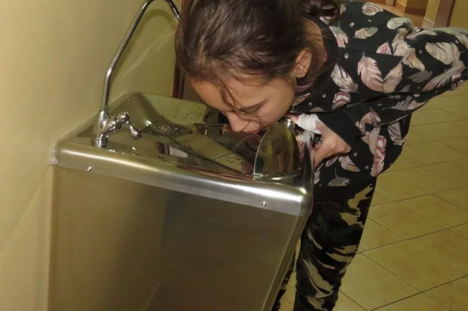 Fontanny zdrowej wody pitnej stanęły w Szkole Podstawowej nr 1 w Starej Wsi - zdjęcie 7