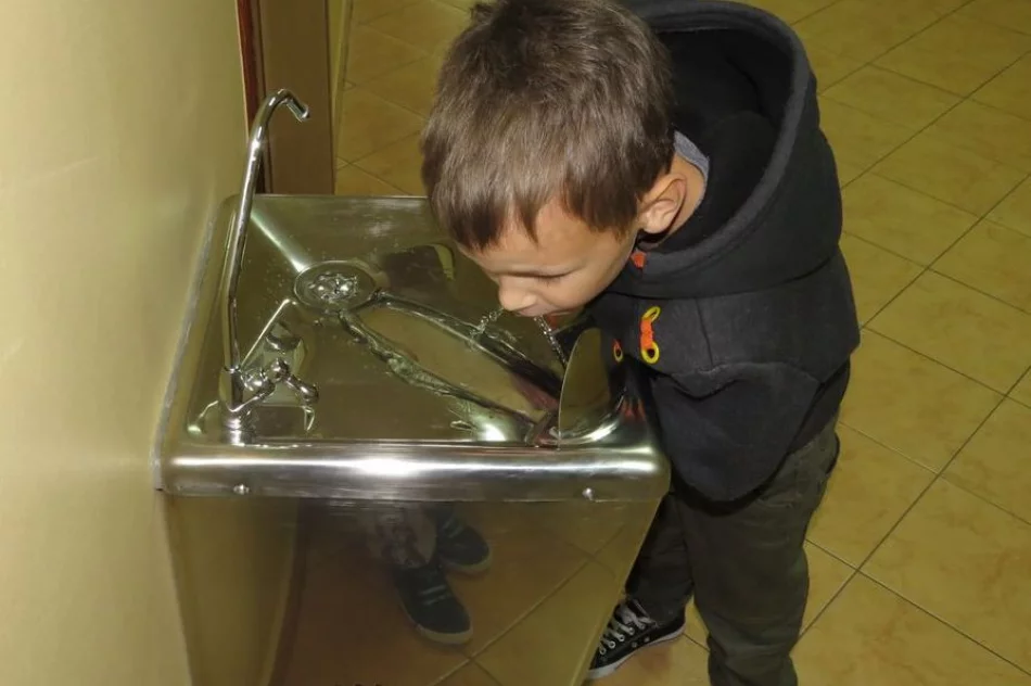 Fontanny zdrowej wody pitnej stanęły w Szkole Podstawowej nr 1 w Starej Wsi - zdjęcie 9