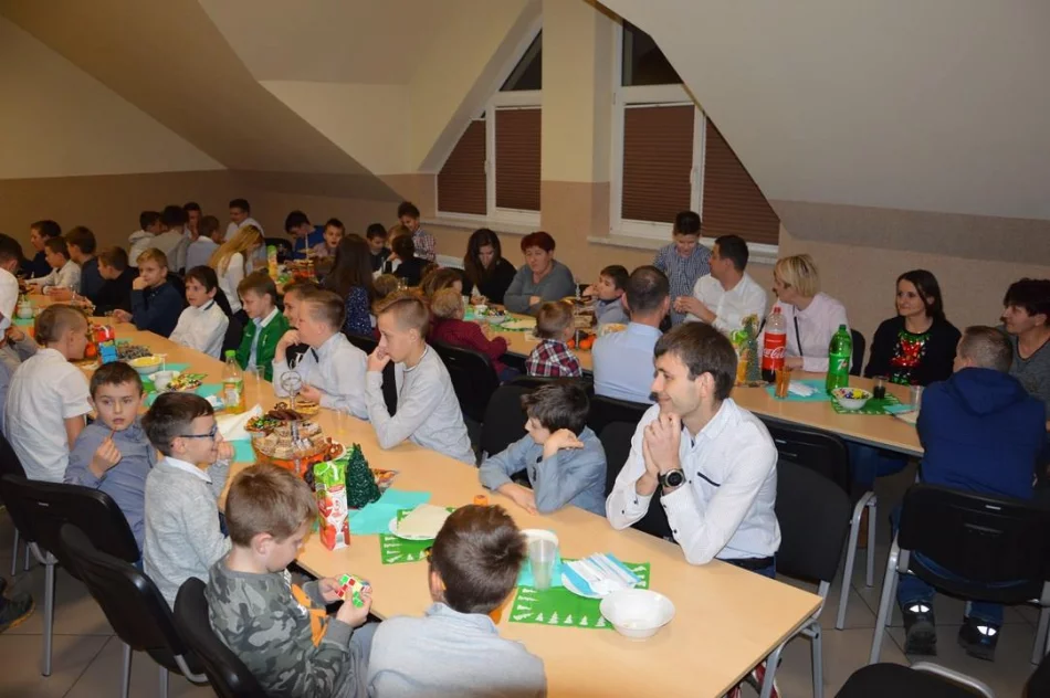 Wigilijno-opłatkowe spotkanie LKS Mordarka  - zdjęcie 19