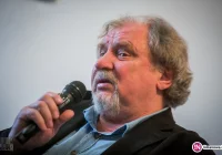 Biblioteka wypełniona po brzegi na spotkaniu z Andrzejem Grabowskim (zdjęcia i wideo) - zdjęcie główne