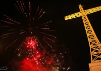 Zaproszenie na powitanie Nowego Roku 2019 w świetle sztucznych ogni - zdjęcie główne