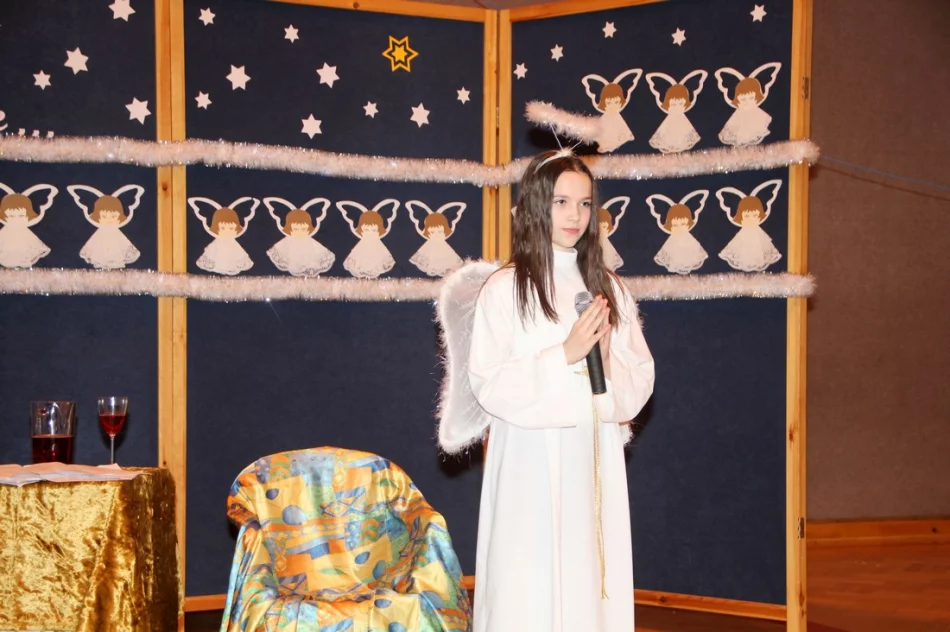 Jasełka i spotkanie opłatkowe w Szkole Podstawowej w Pisarzowej  - zdjęcie 4