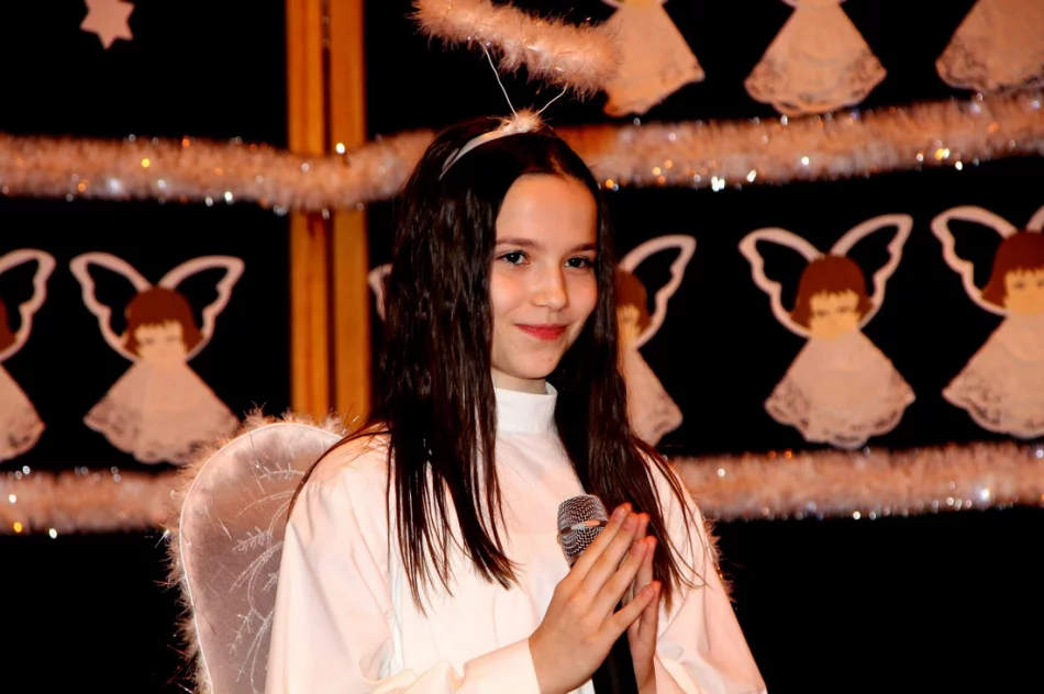 Jasełka i spotkanie opłatkowe w Szkole Podstawowej w Pisarzowej  - zdjęcie 5