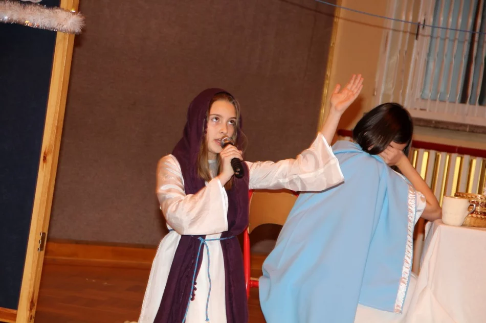 Jasełka i spotkanie opłatkowe w Szkole Podstawowej w Pisarzowej  - zdjęcie 10