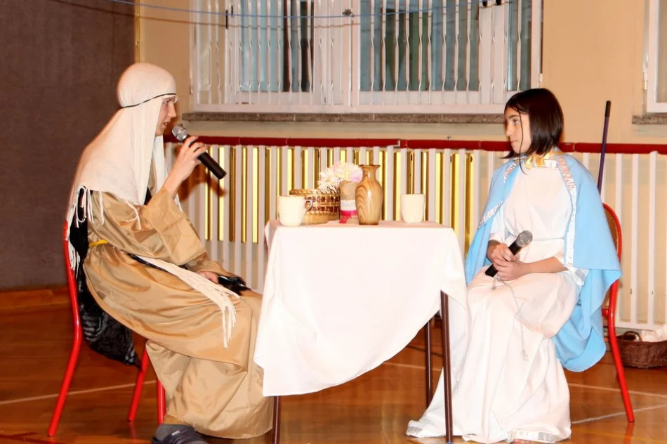 Jasełka i spotkanie opłatkowe w Szkole Podstawowej w Pisarzowej  - zdjęcie 12