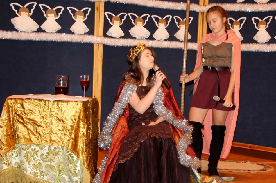 Jasełka i spotkanie opłatkowe w Szkole Podstawowej w Pisarzowej  - zdjęcie 17