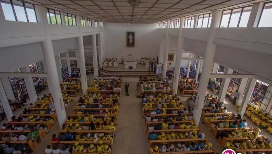Biskup konsekrował kościół w Czadzie, którego budowniczym jest ksiądz z Męciny - zdjęcie 1