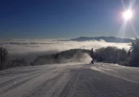 Ruszyła druga stacja narciarska w regionie, a jutro rozpoczęcie sezonu na kolejnej - zdjęcie główne