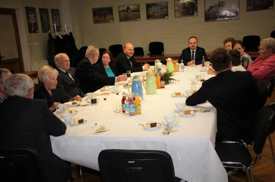 Nowy wójt spotkał się z emerytowanymi pracownikami urzędu - zdjęcie 3