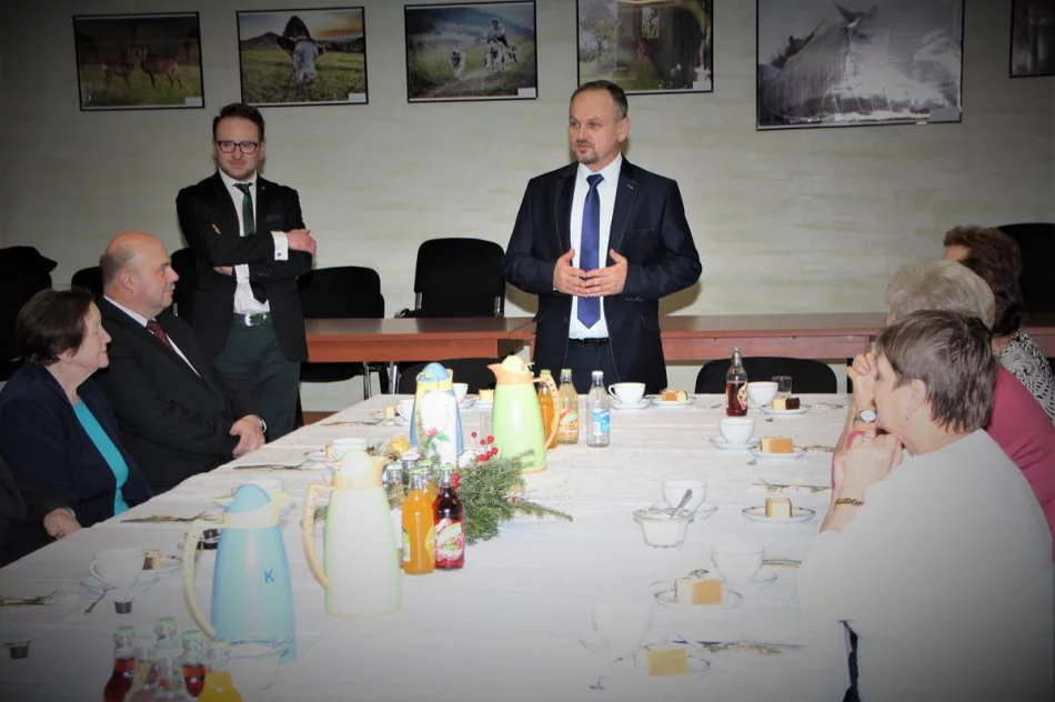 Nowy wójt spotkał się z emerytowanymi pracownikami urzędu - zdjęcie 9