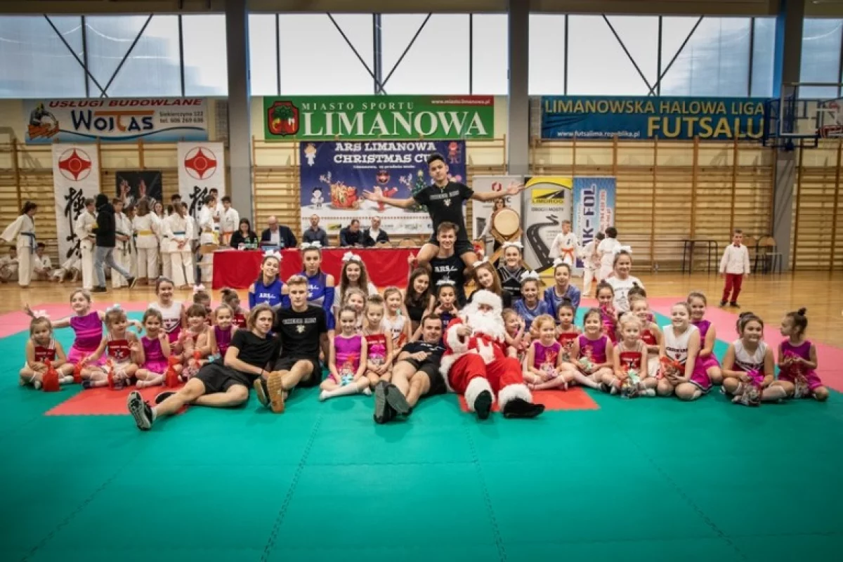 250 karateków i cheerleaderek - ARS Limanowa Christmas Cup